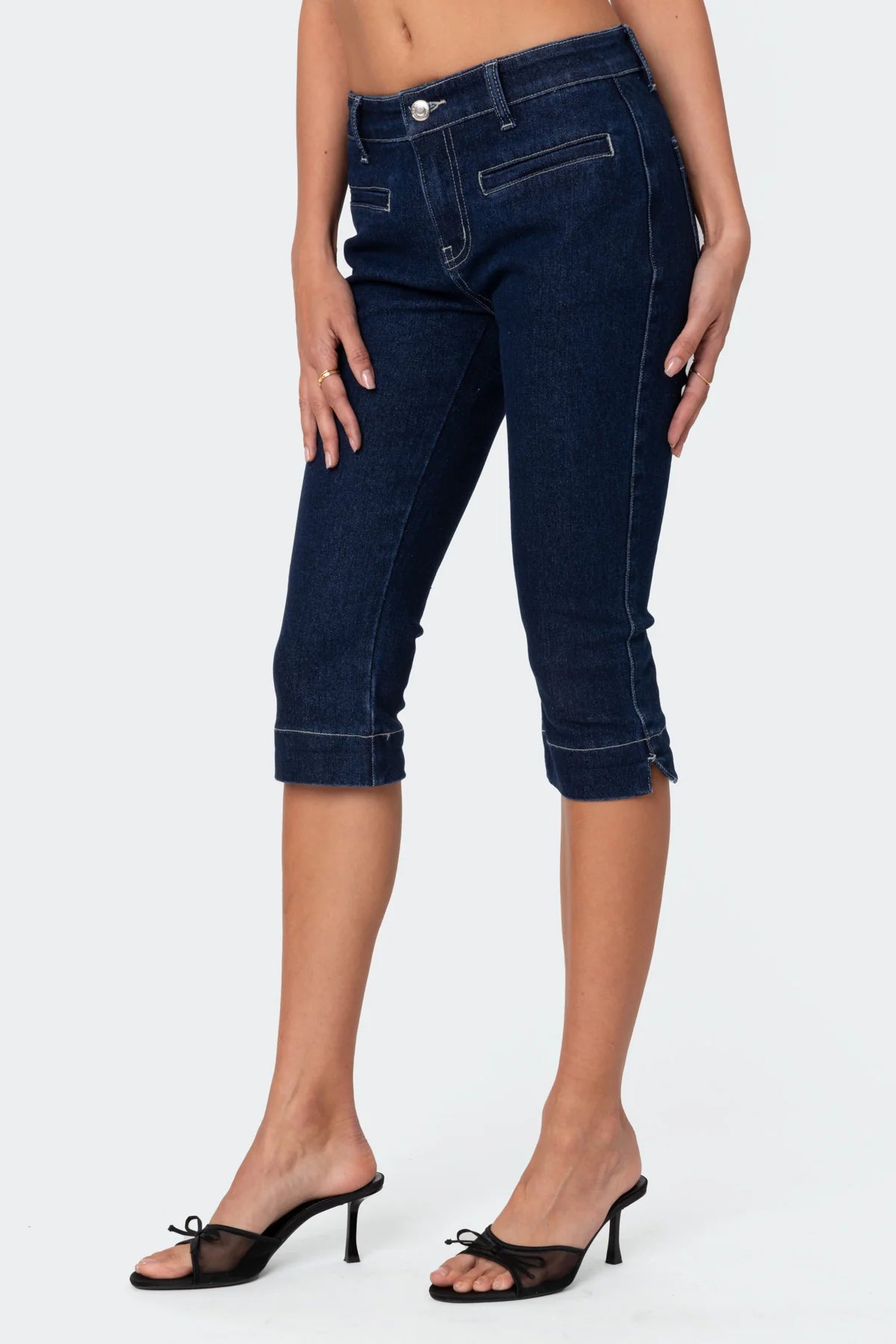 Contrast Stitch Capri Jeans