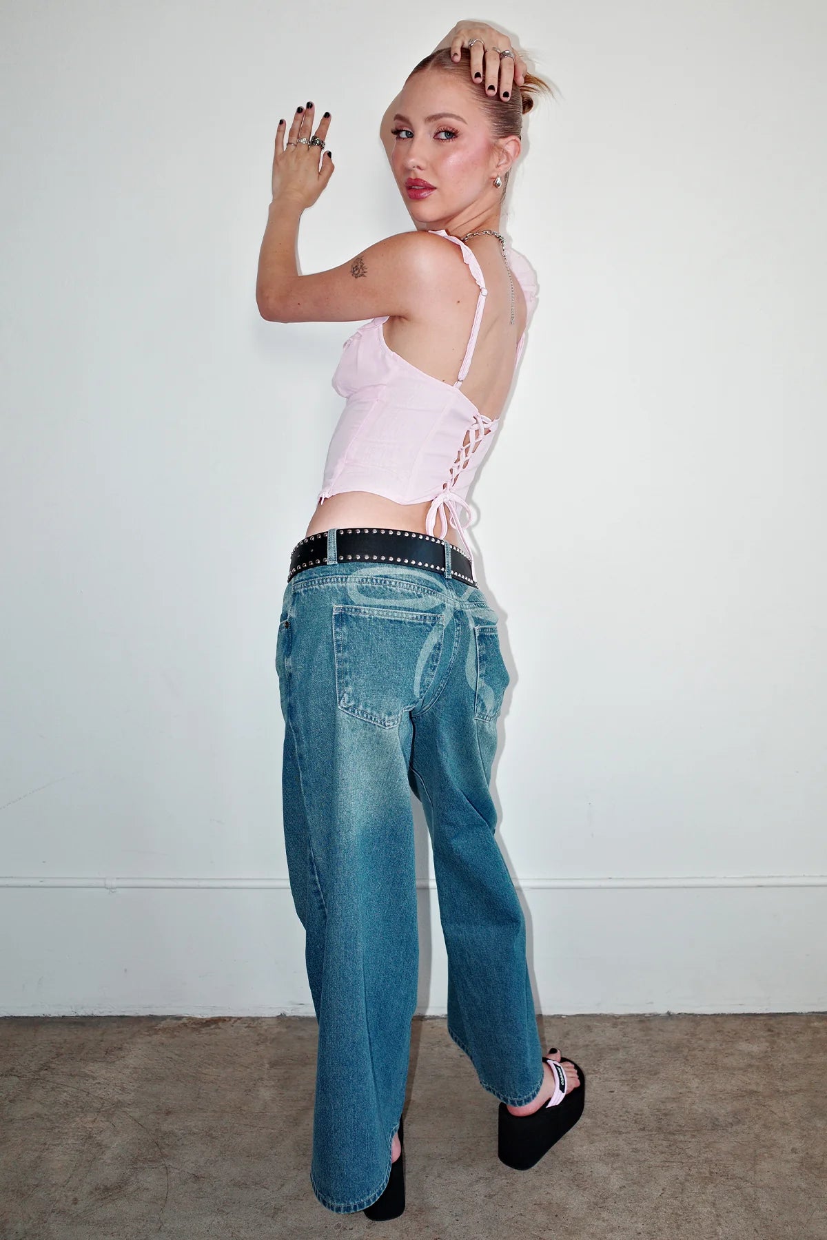Petite Vyxen Vintage Washed Low Rise Jeans
